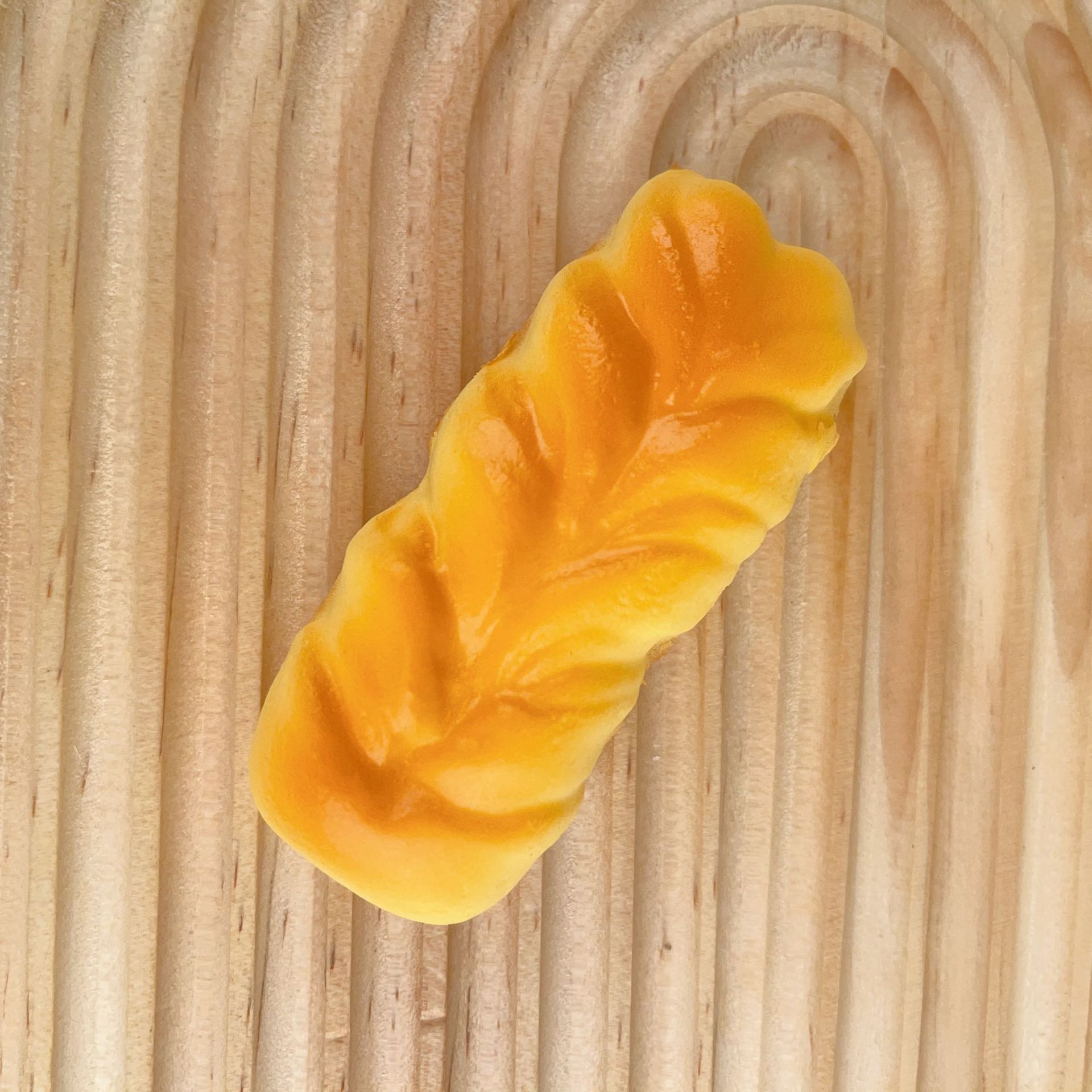 20674-Pain Cruller torsadé PU squishy
