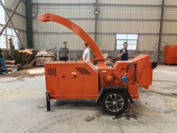 Broyeur de branches à chenilles diesel 1-2 T/H pour jardin, verger et ferme