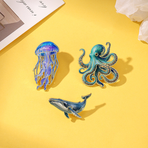 Broches en métal personnalisées en gros, design animaux marins (poulpe, méduse, baleine), épingles de revers en métal émaillé souple, broches en métal sur mesure - Product Image 1
