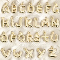 Collier tendance en acier inoxydable avec pendentif lettre imitation perle, chaîne fine, breloque poisson mignonne et exquise, idéal pour les fêtes
