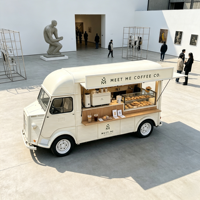 Unité mobile de café vintage blanche personnalisée, en acier inoxydable, avec vitrine à pâtisserie en verre, pour musée d'art, aliments et confiseries
