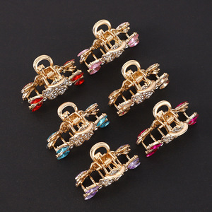 กิ๊บติดผมแฟชั่นสำหรับผู้หญิง สไตล์โบราณ กิ๊บโลหะขนาดใหญ่ เครื่องประดับผมสำหรับงานปาร์ตี้ กิ๊บฉลาม โลหะผสมสังกะสี 13 ซม. - Product Image 1