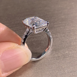 Anello con design quadrato Princess Cut, stile elegante, per donna - Product Image 3