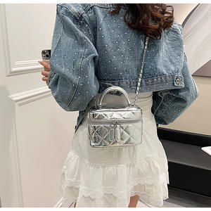 New Style Korea Fashionable Women's Messenger Bag Chain Large Capacity Square <b>Bucket</b> Style Shoulder Bag - Product Image 5