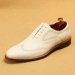 Zapatos de Cuero Blancos - Zapatos Formales de Negocios para Hombre, Zapatos Brogue con Punta en Pico y Diseño Inglés en Cuero Genuino - Product Image 6