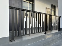 Balustrades et mains courantes en alliage d'aluminium pour escaliers de terrasse extérieurs de balcon de villa-Design contemporain