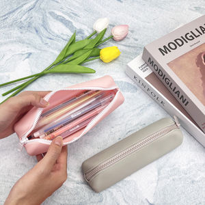 मल्टी-फंक्शनल वॉटरप्रूफ सिलिकॉन पेंसिल केस स्टेशनरी और कॉस्मेटिक स्टोरेज बैग - Product Image 6