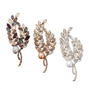 Broches de Cristal con Flores, Modernos y Elegantes, Botones de Diamantes de Imitación, Aleación Chapada en Oro, Personalizados, Unisex, para Uso Diario, Compromiso, Boda - Product Image 1
