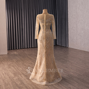 RSM251137 ชุดราตรีทรงเมอร์เมดคอวีแบบ Gold Sweetheart พร้อมชายกระโปรงยาวแบบ Chapel ประดับด้วยเลื่อม ผ้าชีฟอง มีบราในตัว สไตล์วินเทจ - Product Image 5