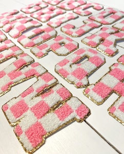 Bán buôn Hồng + Trắng rô Retro font chữ phong cách sắt trên Chenille Thư Các Bản vá lỗi với long lanh Vàng TRIM chấp nhận tùy chỉnh thiết kế - Product Image 2