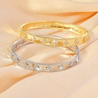 Bracelet minimaliste rond en forme de trèfle à quatre feuilles, en cuivre avec micro-incrustations de zircon, bijoux à la mode et polyvalents