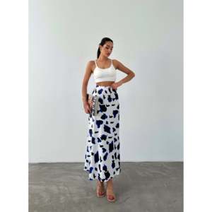 Elegante Falda Maxi de Cintura Alta para Mujer, Estampada, Satinada, Brillante, 100% Poliéster, Larga y Fluida, a la Moda - Product Image 3