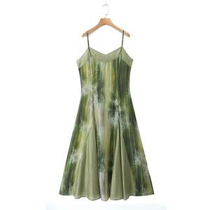 เดรสชีฟองทรงเอไลน์สำหรับผู้หญิงไซส์ใหญ่ รุ่น Runqi สีเขียว แต่งระบายสองชั้น คอวี เอวทรงเอ็มไพร์ ลายจีน พร้อมสายรัด รุ่น N8922 - Product Image 1