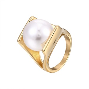 Anillos Cubanos de Oro de Moda para Mujer, Anillo de Perlas de Acero Inoxidable Chapado en Oro - Product Image 4