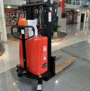 Apilador eléctrico compacto de 2 etapas CDD20J | Capacidad de 2000kg | Perfil bajo de 55mm | Industria minorista y de hostelería - Product Image 3