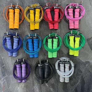 <span class=keywords><strong>Corde</strong></span> à <span class=keywords><strong>sauter</strong></span> personnalisée <span class=keywords><strong>avec</strong></span> logo, divers types, entraînement sportif, bonne qualité, <span class=keywords><strong>corde</strong></span> à <span class=keywords><strong>sauter</strong></span> de vitesse lestée <span class=keywords><strong>avec</strong></span> poignée en aluminium - Product Image 3