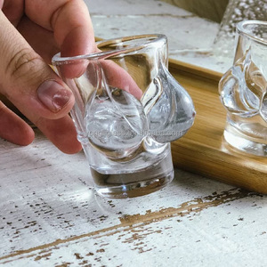 Sıcak satış kadının vücut şekli 50ml cam şarap kadehi özel vücut şekilli seksi kadınlar meme Bikini cam özel fantezi atış cam - Product Image 5