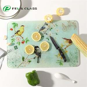 Planche à découper en verre personnalisée, 16 "X 11", cadeaux de pendaison de crémaillère, planches à découper personnalisées pour la cuisine - Product Image 6