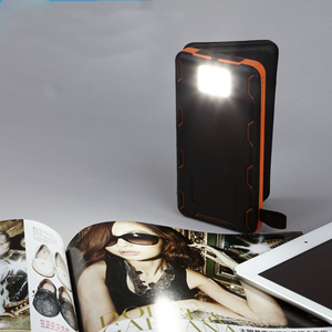 100% de charge complète par la lumière du soleil pliable étanche banque d'énergie solaire 10000 mah chargeur solaire portable av - Product Image 4