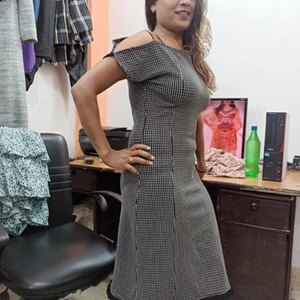 ชุดเดรสงานเลี้ยงคุณภาพสูงสำหรับผู้หญิง ดีไซน์และเนื้อผ้าสั่งทำพิเศษ ทันสมัย - Product Image 3