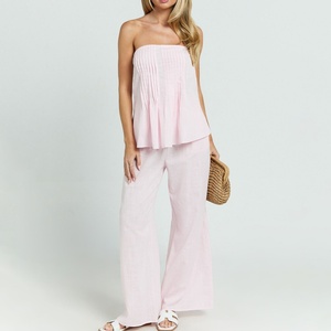 ชุดเซ็ตสองชิ้นสำหรับผู้หญิง เสื้อกล้ามลำลองแบบไม่มีแขน กางเกงลำลองระบายขอบ - Product Image 1