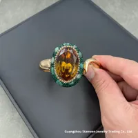 Ensemble quatre pièces en laiton turc incrusté d'aventurine changeante de couleur (bague, collier, bracelet, boucles d'oreilles) – Luxe discret et lumineux