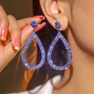 Boucles d'oreilles pendantes longues et luxueuses avec strass super brillants, géométriques colorées, creuses, simples, bijoux à clous, cadeau pour femme - Product Image 4