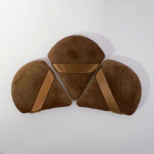 Bouffée de poudre en vrac avec logo personnalisé Houppette de maquillage pour le visage Triangle Fond de teint cosmétique doux Éponge Outil de maquillage humide et sec