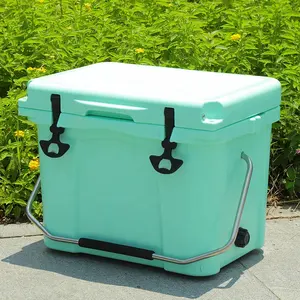 OEM ucuz promosyon sert üst yalıtımlı 25L Rotomolded küçük su geçirmez plaj kamp buzdolabı soğutucu kollu kutu