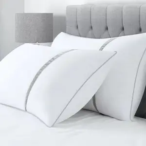 WARMTEX枕头，适用于2个大号床，羽绒可供选择的睡眠枕头，配有超柔软纤维填充物