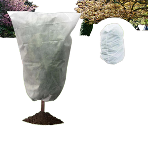 Tela no tejida de polipropileno (PP) de fábrica, resistente a los rayos UV, para cubrir y proteger cultivos agrícolas y vegetales. - Product Image 1