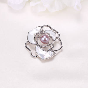 Broche de Perlas de Agua Dulce con Incrustaciones de Concha Antideslumbrante de Zhuji, Flor de Camelia para el Pecho, para Boda o Compromiso - Product Image 3