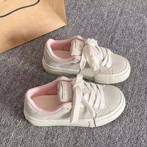 Trendy Women White Board <b>Shoes</b>, Comfortable <b>Soft</b> Sole Design, Daily Versatile Sports Footwear - Product Image 4