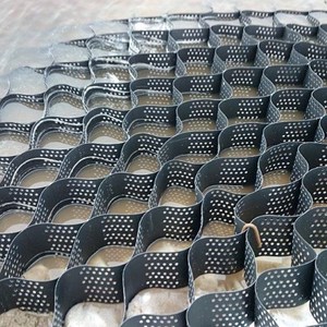 Stabilisateur de géocellules en matériau routier durable pour la protection des talus de rivière, des diques et la stabilisation des sols - Product Image 2