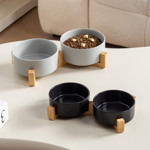 Juego de comederos dobles de cerámica para gatos con soporte de madera, elevados, para comida y agua, con protección para el cuello, minimalistas, al por mayor - Product Image 2