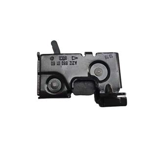 Verrouillage <span class=keywords><strong>de</strong></span> capot <span class=keywords><strong>de</strong></span> <span class=keywords><strong>voiture</strong></span> W212 A2128800160 <span class=keywords><strong>de</strong></span> haute qualité et en parfait état - Product Image 3