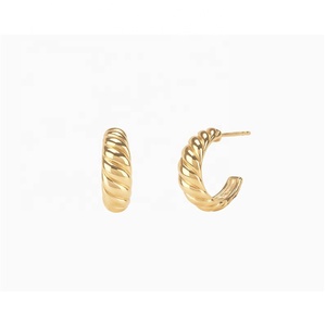 Gioielli permanenti da donna 18k oro placcato in ottone cornetto orecchino di fascia alta <span class=keywords><strong>bigiotteria</strong></span> delicato orecchino all'ingrosso - Product Image 3