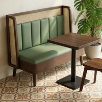 Meubles de restaurant de style rétro, table et chaises sur mesure en noyer noir, banquette double