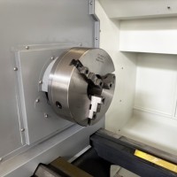 Tour CNC horizontal de taille moyenne entièrement automatique de haute qualité avec système de commande Siemens à vendre CK6150