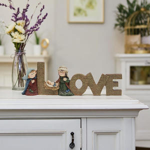 Figurines de lettres européennes de style créatif LOVE/HOPE Décoration de bureau à domicile Artisanat en résine Sculpture Art de la mode - Product Image 3