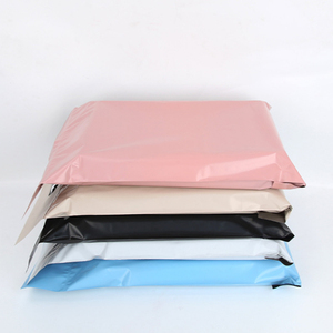 택배 배송 및 우편 포장용 손잡이가 있는 맞춤형 인쇄 퇴비성 재활용 찢어지지 않는 우편물 가방 - Product Image 1