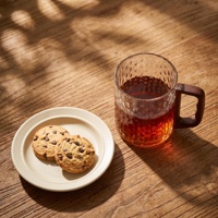 Gobelet en verre réutilisable au design moderne avec poignée en bois, grande capacité pour un usage domestique