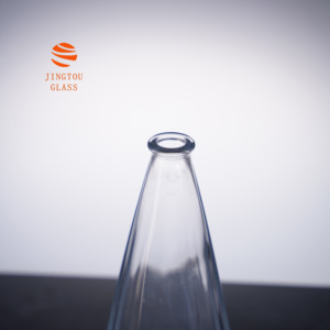 Bottiglia di Vetro Conica Alta Esagonale a Strisce Verticali da 500 ml, Adatta per Confezionare Gin, Vodka, Vino Fruttato e Liquori per Regali - Product Image 6