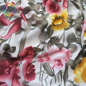 Tela de gasa con estampado de girasol y flores grandes, estilo realista - Product Image 5