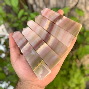 Vente en gros <span class=keywords><strong>de</strong></span> <span class=keywords><strong>piliers</strong></span> en agate arc-en-ciel naturelle polie à quatre faces pour <span class=keywords><strong>la</strong></span> décoration <span class=keywords><strong>de</strong></span> <span class=keywords><strong>la</strong></span> maison - Product Image 3