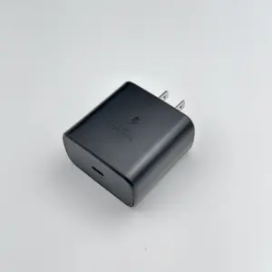 Cargador de conexión rápida duradero de integración de hogar inteligente de buena calidad para teléfono Android cargador de adaptador múltiple USB C