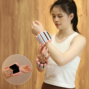 Poids de poignet et de cheville réglables en silicone de <span class=keywords><strong>1</strong></span> <span class=keywords><strong>kg</strong></span> avec logo personnalisé OEM, en fer, <span class=keywords><strong>bracelet</strong></span>/jonc pour musculation - Product Image 4