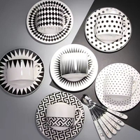 Ensemble tasse à café, soucoupe et cuillère en céramique, motif géométrique créatif, style nordique japonais moderne, noir et blanc, durable, pour la famille et les restaurants