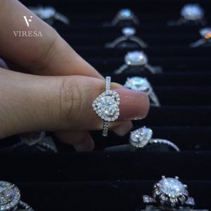 925スターリングシルバーエンゲージメントプロミスリングファインジュエリー0.5ct 1ctラウンドカットモアッサナイトダイヤモンドハート型ハローリング女性用 - Product Image 4