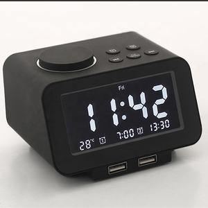 Radio Reloj Despertador con Altavoz, Reloj de Escritorio Digital Creativo con Pantalla LED, Interfaz USB Dual, Compatible con Búsqueda Automática de Emisoras - Product Image 4